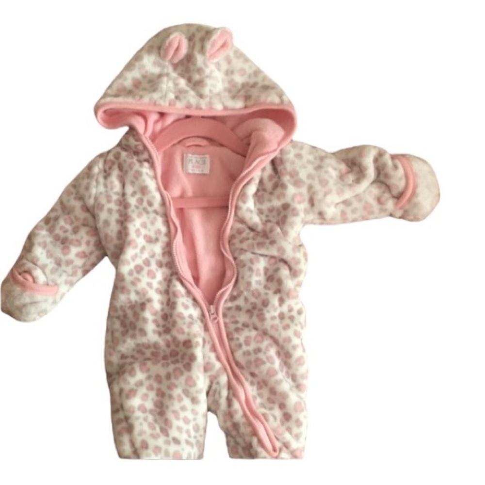 Children’s place size 3-6 infant snowsuit